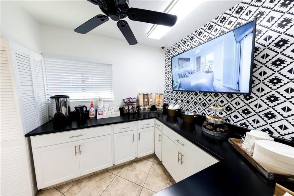 Apartment 244 Fully Furnished 1br Suite-pet Friendly Scottsdale