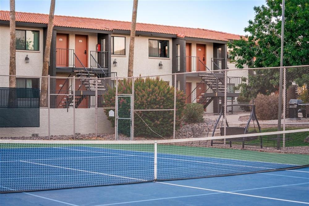 Apartment 244 Fully Furnished 1br Suite-pet Friendly *